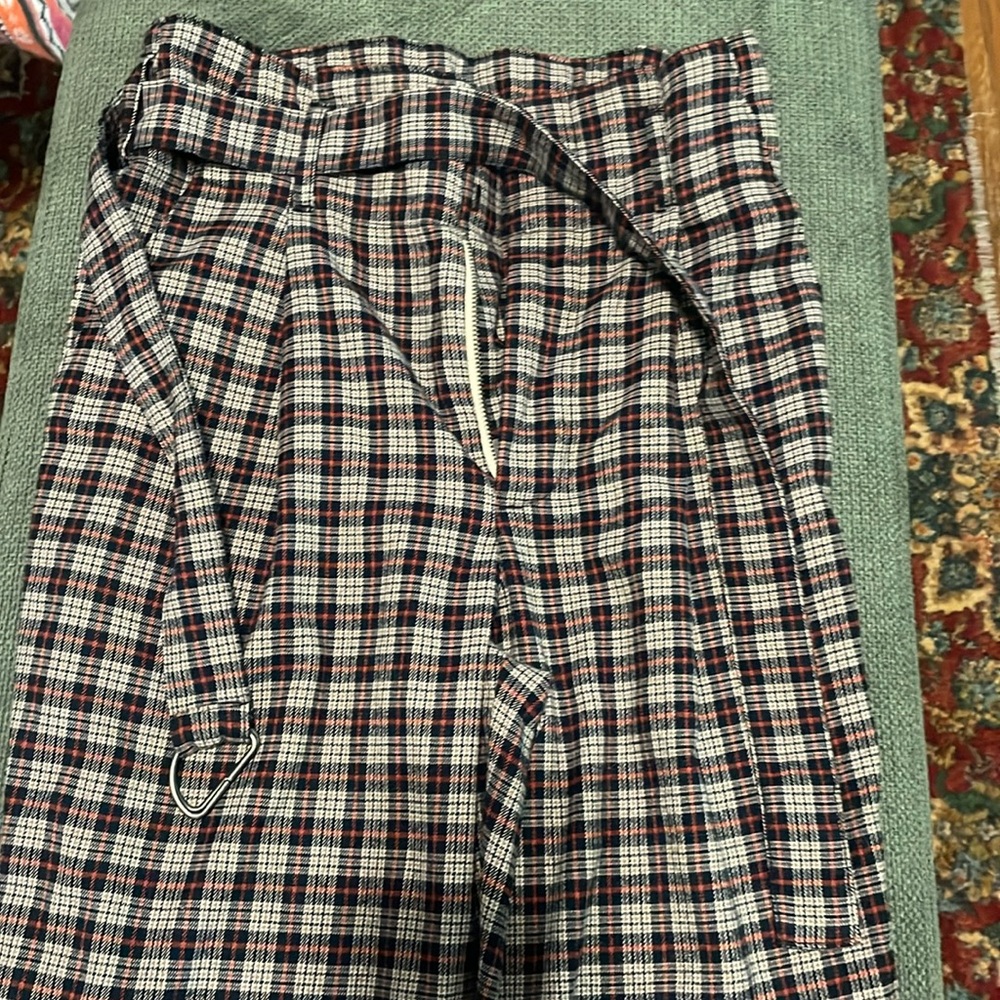 Hollister Ultra High Rise Plaid Pants. Comes with matching belt. XS Maroon, Navy